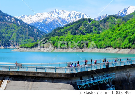 五月的黑部水壩;信州的自然風光;信州的景色;信州的風景 五月的黑部水壩;信州的自然風光;信州的景色;信州的風景 138381493