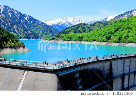 五月的黑部水壩;信州的自然風光;信州的景色;信州的風景 五月的黑部水壩;信州的自然風光;信州的景色;信州的風景 138381506