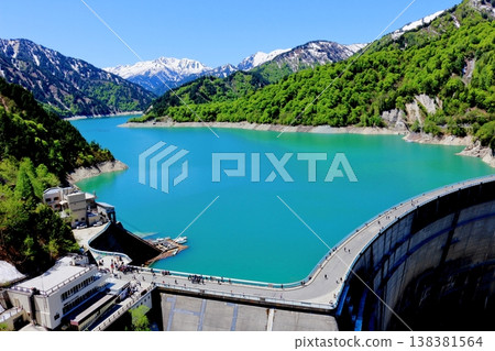 五月的黑部水壩;信州的自然風光;信州的景色;信州的風景 五月的黑部水壩;信州的自然風光;信州的景色;信州的風景 138381564