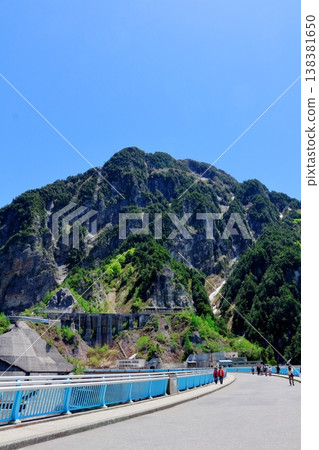 五月的黑部水壩;信州的自然風光;信州的景色;信州的風景 五月的黑部水壩;信州的自然風光;信州的景色;信州的風景 138381650