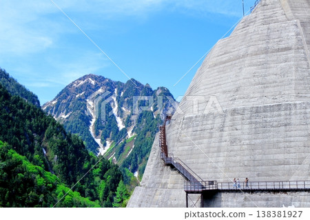 五月的黑部水壩；信州的自然風光；信州的景色；信州的風景 138381927