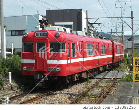 Meitetsu 6000 series, train set 6011 (photographed at Katahara Station) Meitetsu 6000 series, train set 6011 (photographed at Katahara Station) 138382256