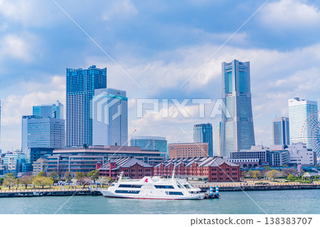 (神奈川縣)橫濱港未來/橫濱港來來往往的船隻 (神奈川縣)橫濱港未來/橫濱港來來往往的船隻 138383707