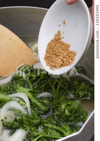 Steps to make broccoli potage Steps to make broccoli potage 138383945