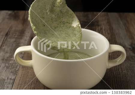 Steps to make broccoli potage Steps to make broccoli potage 138383962