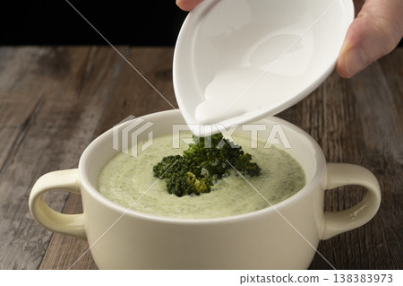 Steps to make broccoli potage Steps to make broccoli potage 138383973