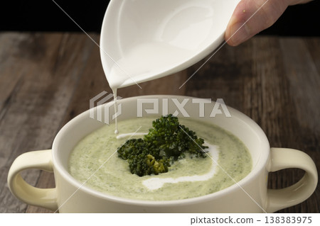 Steps to make broccoli potage 138383975