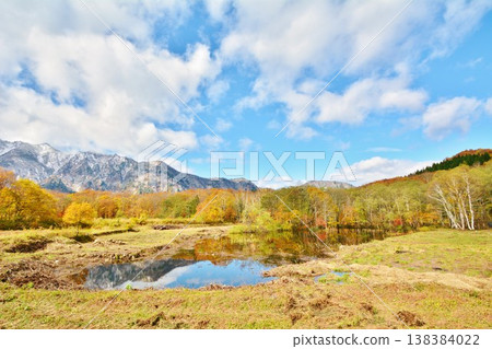 秋山鄉天地幽靜之地的秋葉美景 138384022