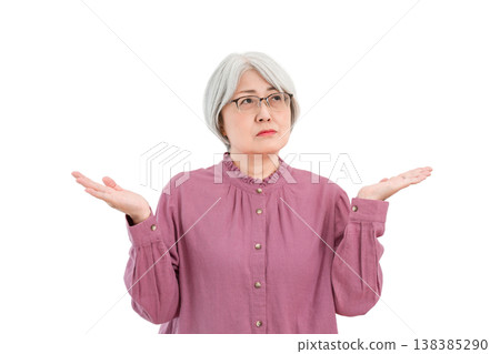 頭髮灰白的老婦人(為什麼,我不明白,比較,驚訝,哦,天哪) 頭髮灰白的老婦人(為什麼,我不明白,比較,驚訝,哦,天哪) 138385290