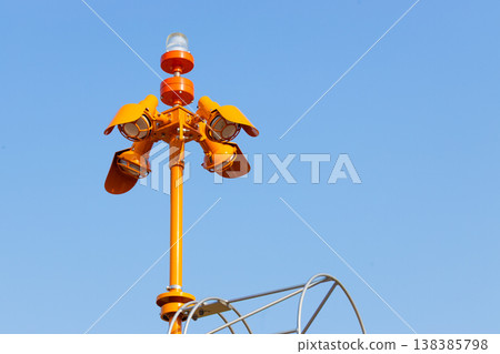 戶外照明，配備 4 個燈；直升機停機坪導燈。 138385798