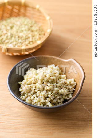 煮熟的蕎麥粒 煮熟的蕎麥粒 138386539