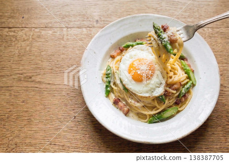 奶油蘆筍培根意麵 138387705