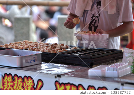 節慶美食攤位,章魚燒攤位 節慶美食攤位,章魚燒攤位 138387732