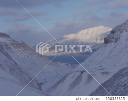 從冰川上俯瞰大海 從冰川上俯瞰大海 138387815