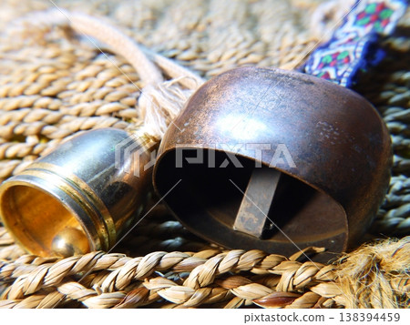 鐘聲響起的鐘聲 138394459