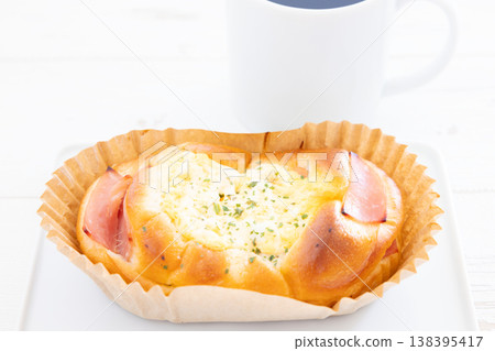 Delicious ham and egg roll and coffee 138395417