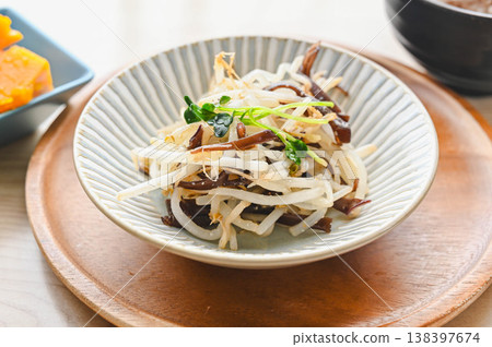 豆芽和木耳配柚子醋 豆芽和木耳配柚子醋 138397674