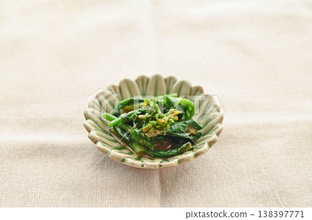 Rape mustard 138397771