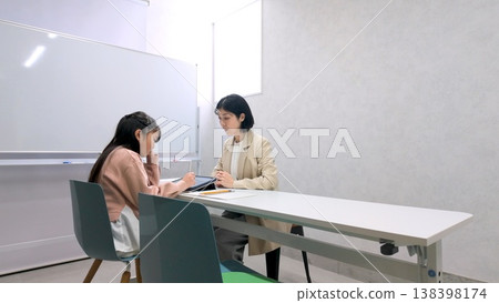 Cram school teacher image 138398174
