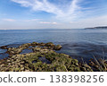 藍天和岩石海岸 138398256
