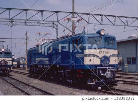 1986 Suita Depot: A showdown between EF58 150 and other legendary JNR locomotives. 1986 Suita Depot: A showdown between EF58 150 and other legendary JNR locomotives. 138398352