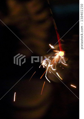 Sparkler  138401150