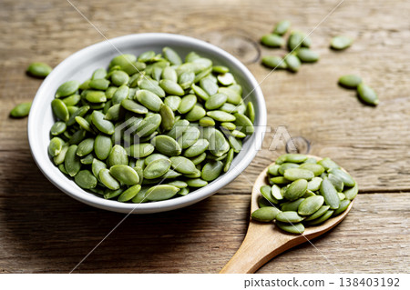 pumpkin seeds pumpkin seeds 138403192