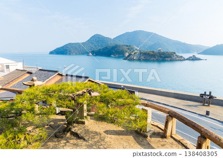 瀨戶內海的冬天:從廣島縣福山市鞆之浦的福善寺大朝樓(大朝樓)眺望。 瀨戶內海的冬天:從廣島縣福山市鞆之浦的福善寺大朝樓(大朝樓)眺望。 138408305