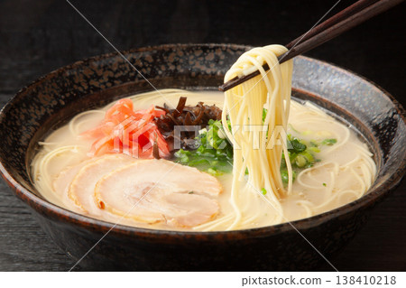 Tonkotsu ramen Tonkotsu ramen 138410218