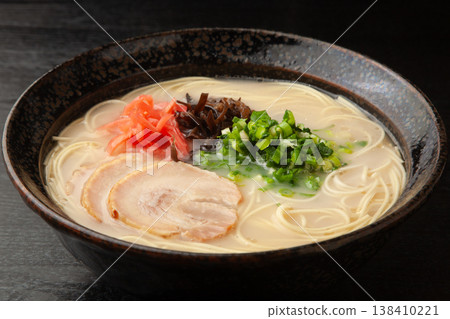Tonkotsu ramen Tonkotsu ramen 138410221