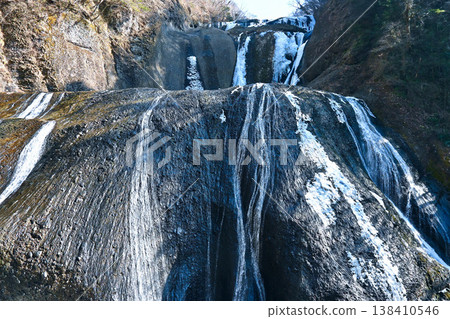 Fukuroda waterfall in winter Fukuroda waterfall in winter 138410546