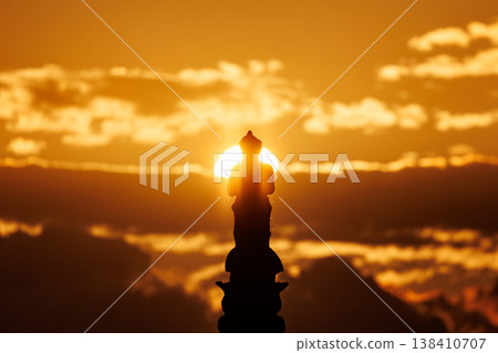 沐浴在夕陽中的扇形觀音(扇形觀音)(青森縣橫濱市) 沐浴在夕陽中的扇形觀音(扇形觀音)(青森縣橫濱市) 138410707