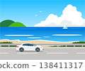 一幅白色轎車沿著夏季沿海公路行駛的向量插圖，背景是大海、山脈、積雨雲和一艘遊艇。 138411317
