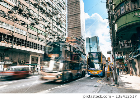香港煥發活力:九龍的清晨 香港煥發活力:九龍的清晨 138412517