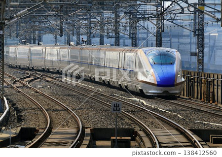 Heading to Kanazawa in the Hokuriku region... Hokuriku Shinkansen 'E7 series/W7 series' at Omiya Station Heading to Kanazawa in the Hokuriku region... Hokuriku Shinkansen 'E7 series/W7 series' at Omiya Station 138412560