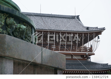 東別院：從正殿看到的寺門。 138412724