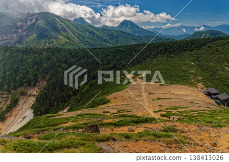 The main peaks of the Southern Yatsugatake Mountains and the mountain range of the Southern Alps as seen from Mt. Neishi in the Yatsugatake mountain range. The main peaks of the Southern Yatsugatake Mountains and the mountain range of the Southern Alps as seen from Mt. Neishi in the Yatsugatake mountain range. 138413026