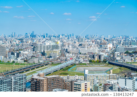 【神奈川縣】從川崎市政府展望台上看到的川崎站週邊城市景觀。 138413247