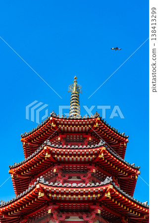 【神奈川縣】川崎大師的八角五層寶塔上棲息著許多鴿子 138413299