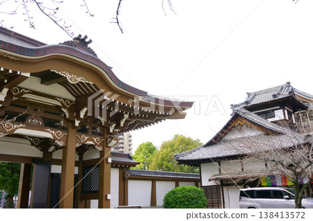 Higashi Betsuin Temple: Middle Gate and Drum Tower Higashi Betsuin Temple: Middle Gate and Drum Tower 138413572