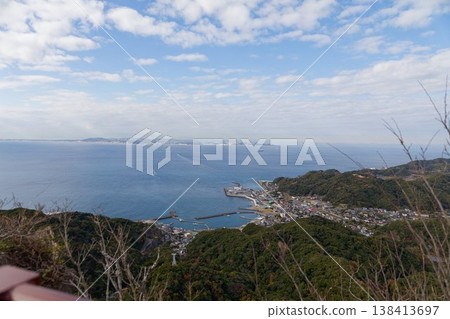從山上看到的海 從山上看到的海 138413697