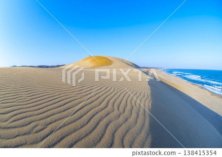 Beautiful scenery of Tottori sand dune Beautiful scenery of Tottori sand dune 138415354
