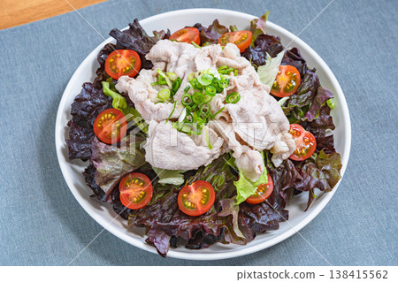 Healthy salad with sunny lettuce and pork shabu-shabu Healthy salad with sunny lettuce and pork shabu-shabu 138415562