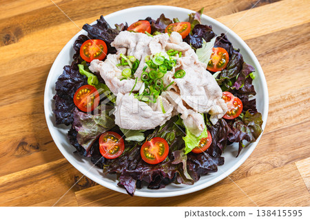 Healthy salad with sunny lettuce and pork shabu-shabu Healthy salad with sunny lettuce and pork shabu-shabu 138415595