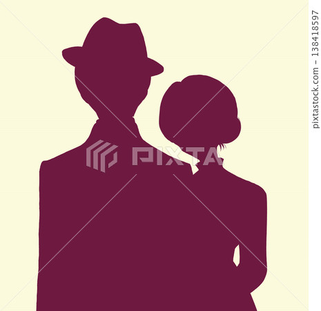畫面中出現一名女子和一名身穿西裝的男子。 138418597