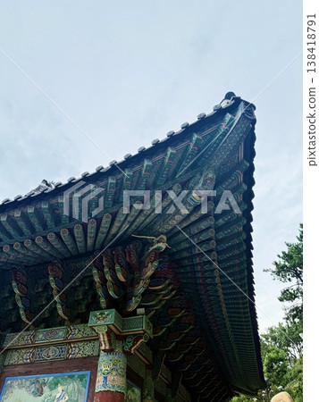 Haedong Yonggungsa Temple in Busan, South Korea Haedong Yonggungsa Temple in Busan, South Korea 138418791
