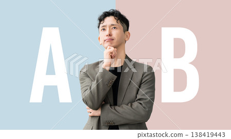 一位男性商人需要在A和B之間做出選擇。 138419443