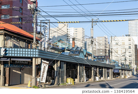 二條市場是北海道札幌的熱門旅遊景點，鮮魚店鱗次櫛比。 138419564