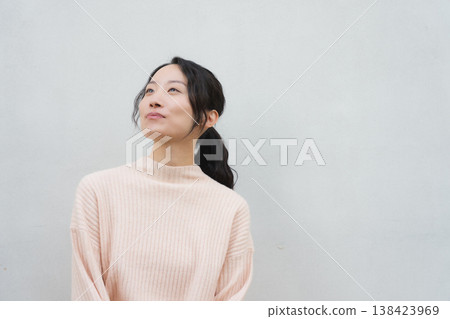 這是我女兒回家探親時拍的肖像照。 這是我女兒回家探親時拍的肖像照。 138423969