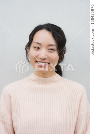 這是我女兒回家探親時拍的肖像照。 這是我女兒回家探親時拍的肖像照。 138423976